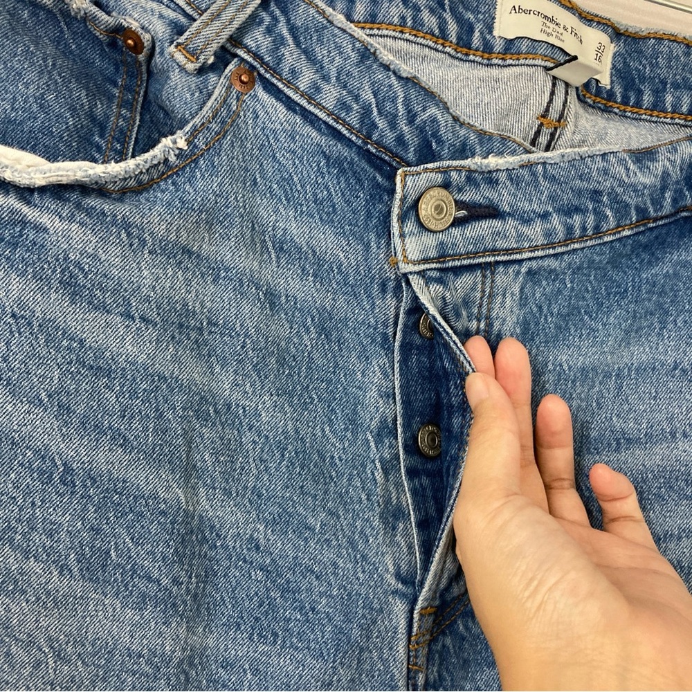 Abercrombie & Fitch The Dad High Rise Curve Love Jeans size 16 Short - Picture 3 of 10